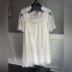 Vintage Komar robe and night gown set